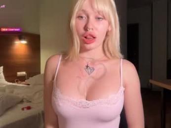 golden_alinee webcam chaturbate model stream image