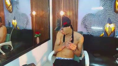 SkinnycuteAlyer webcam model stream image