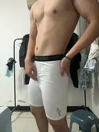 Ycen_ webcam model stream image