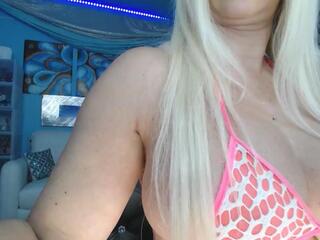 Adrianna Fox webcam model stream image