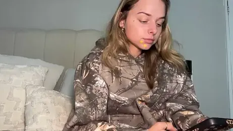 KayleeBella webcam model stream image