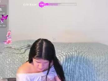 elalove_ webcam model stream image