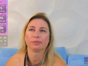 Lolomure webcam model stream image