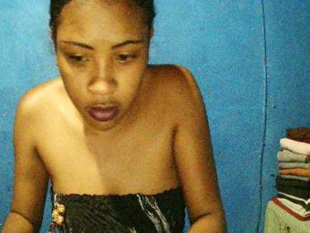 TriciaBella webcam bongacams model stream image