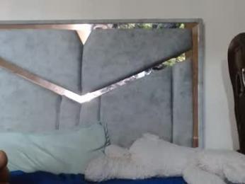 alexvsluisa webcam model stream image