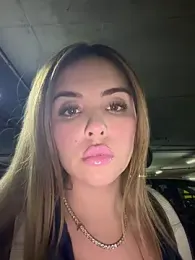 Alirawrz webcam stripchat model stream image