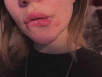 queen-of-tease webcam model stream image