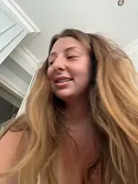 curvyflawless webcam stripchat model stream image