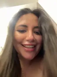 sukhakunis1 webcam stripchat model stream image