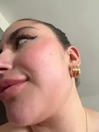 sukhakunis1 webcam model stream image