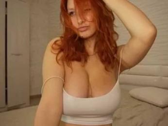 MirrorLady webcam model stream image
