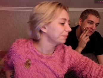 BlondIce webcam model stream image