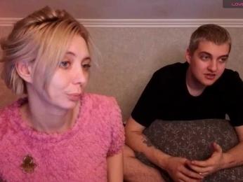 BlondIce webcam model stream image