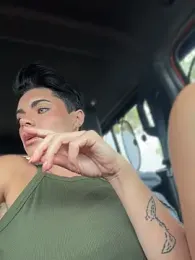 LukeLouHarvey webcam model stream image