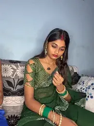 Sweet-priyaa webcam model stream image