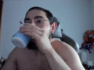 Luigi White webcam model stream image