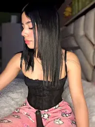 Laura-Khalifa webcam model stream image