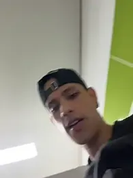 HarryGaze webcam model stream image