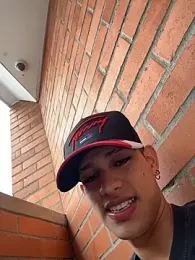 HarryGaze webcam model stream image