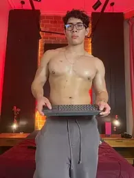 GrayAndrews webcam model stream image