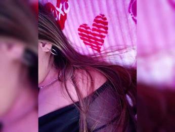 BellaSaint webcam model stream image