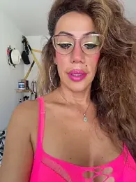 YOURSDEBORA webcam model stream image