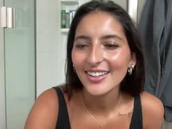 leiathorne_ webcam model stream image