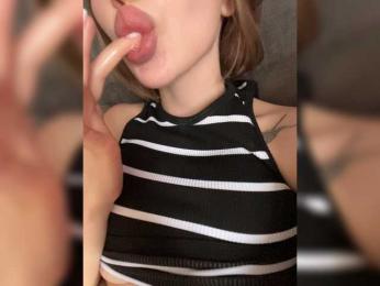 AriWafe webcam model stream image