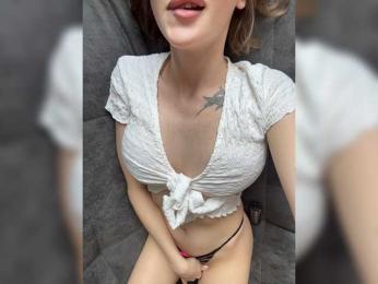 AriWafe webcam model stream image
