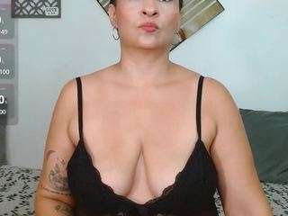 alessiamoon webcam model stream image