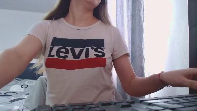 Amedeia webcam cam4 model stream image