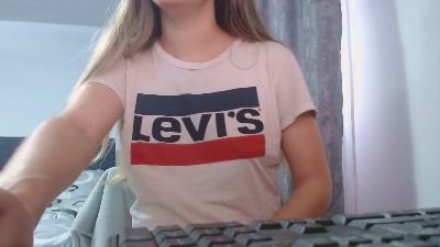 Amedeia webcam model stream image