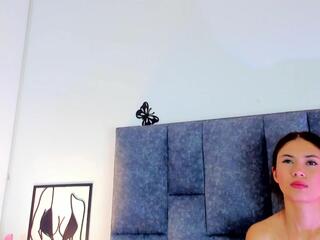 Nicol Miler webcam model stream image