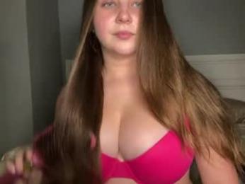 petitegirluvsdick webcam model stream image