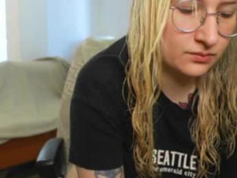 andycherrysecrets webcam chaturbate model stream image