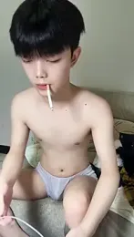 NN-love webcam model stream image