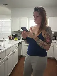 HollyTattoo webcam model stream image