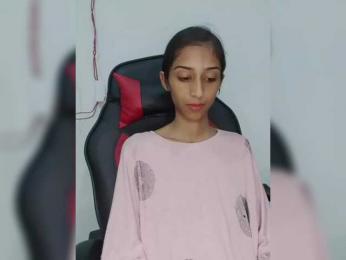 AlinaPopy webcam model stream image