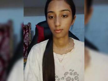 AlinaPopy webcam bongacams model stream image