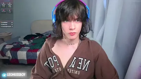 LeonBoykisser webcam stripchat model stream image