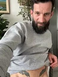 Michel_huge webcam model stream image