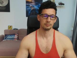 Brutus K webcam flirt4free model stream image
