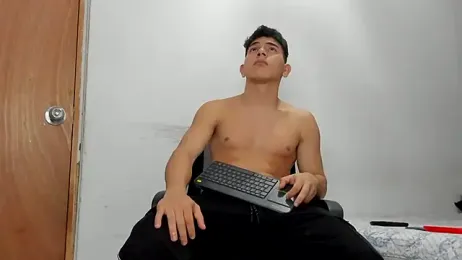 andrew_rose_ webcam model stream image
