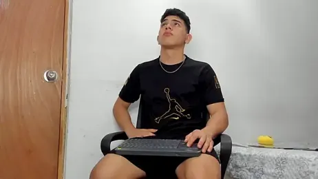 andrew_rose_ webcam model stream image