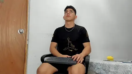 andrew_rose_ webcam model stream image