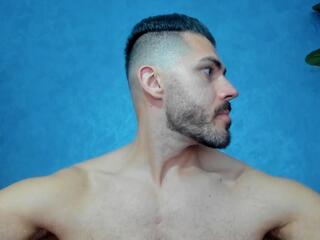 Cutler Q webcam flirt4free model stream image