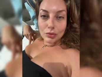 -Hypnotic-Gaze- webcam bongacams model stream image