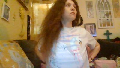 QueenCrimson webcam cam4 model stream image