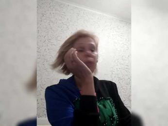 JulieSilver webcam model stream image