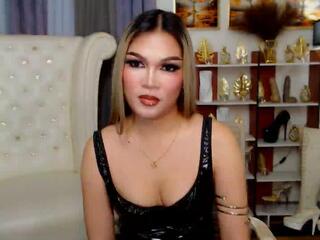 Trish Reds webcam flirt4free model stream image